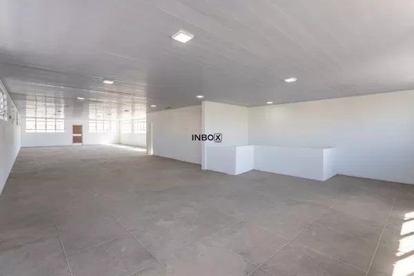 Foto de Depósito com Dois Andares e 15 Vagas - Ideal para seu Negócio!