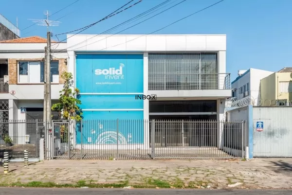 Foto de Prédio Comercial com 500m², Fachada de Vidro e Climatização Instalada