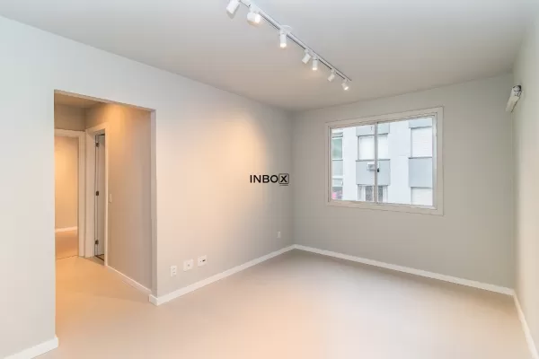 Foto de APTO 02 quartos (01 suíte) com 58m² REFORMADO no bairro Cristo Redentor, Porto Alegre.