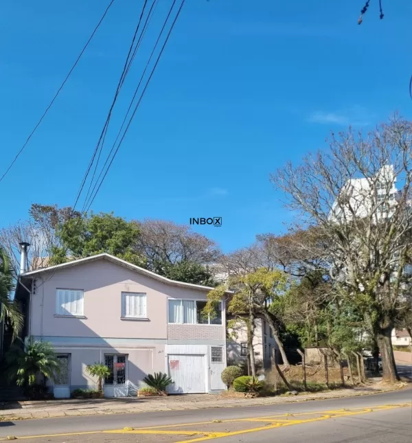 Foto de INBOX CIA IMOBILIÁRIA VENDE - Casa com 3 dormitórios no bairro Cidade Alta