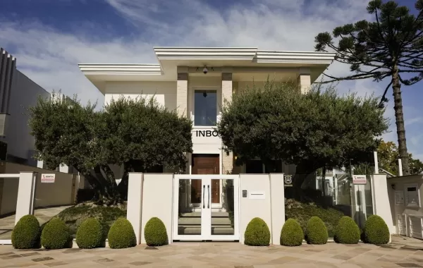 Foto de INBOX CIA IMOBILIÁRIA VENDE - Casa com 5 suítes no bairro Santo Antão