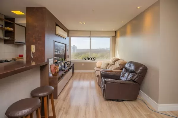 Foto de Apartamento de 2 Dormitórios com Suíte, Mobiliado , 1 Vaga e Vista Panorâmica