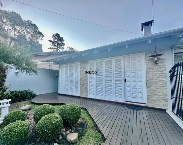 Foto de INBOX CIA IMOBILIÁRIA VENDE - Casa no bairro Santo Antão com 3 dormitórios.