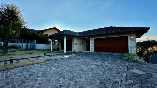 Foto de INBOX CIA IMOBILIÁRIA VENDE  - Casa com três quartos na mobiliada na Garibaldina.