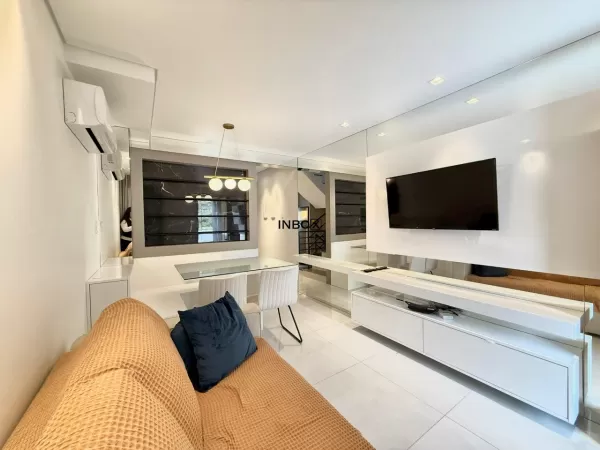 Foto de INBOX CIA IMOBILIÁRIA VENDE - Sobrado 2 dormitórios NO UNIVERSITÁRIO.