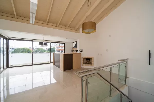 Foto de Cobertura de 4 dormitórios, semi mobiliada à venda no Passo da Areia - Porto Alegre