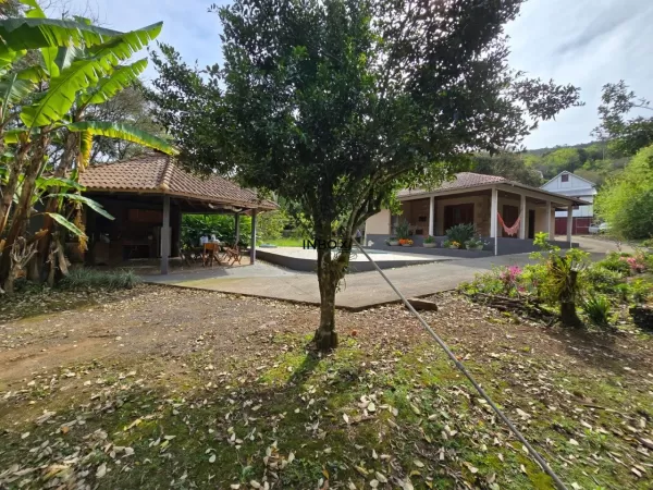 Foto de INBOX CIA IMOBILIÁRIA VENDE LINDO SÍTIO PARA VENDA COM CASA, QUIOSQUE, PISCINA, NUMA ÁREA DE 7800M² NO DISTRITO DE TUIUTY NA CIDADE DE BENTO