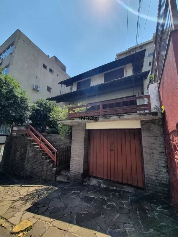 Foto de INBOX CIA IMOBILIÁRIA ALUGA CASA INDIVIDUAL COM 03 DORMITÓRIOS NO CENTRO DE BENTO GONÇALVES.