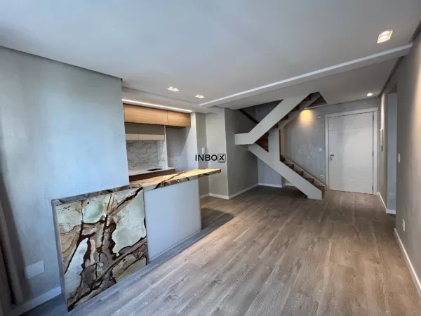 Foto de Apartamento 02 dormitórios 01 suite, reformando, Moinhos de Vento P. Alegre