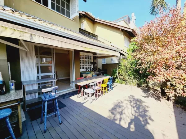 Foto de Casa 4 dorm. - 284.00m² - Chácara das Pedras, POA/RS - IBX11966