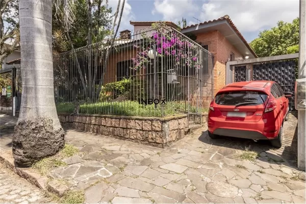 Foto de Casa 4 dorm. - 250.00m² - Três Figueiras, POA/RS - IBX12208