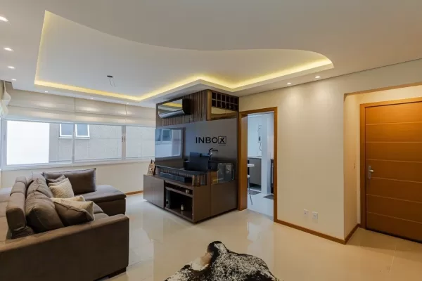 Foto de Apartamento com 2 dormitórios, 1 suíte, 1 vaga, no Menino Deus, Porto Alegre