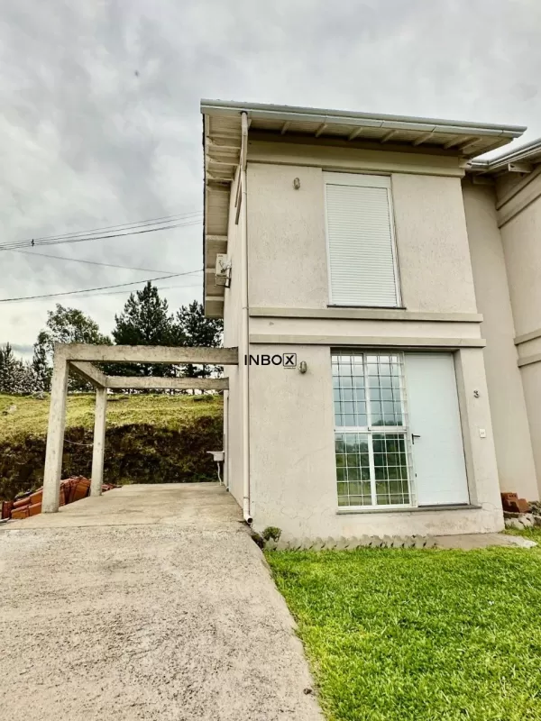 Foto de INBOX CIA IMOBILIÁRIA VENDE - Sobrado com 02 dormitórios no bairro Licorsul