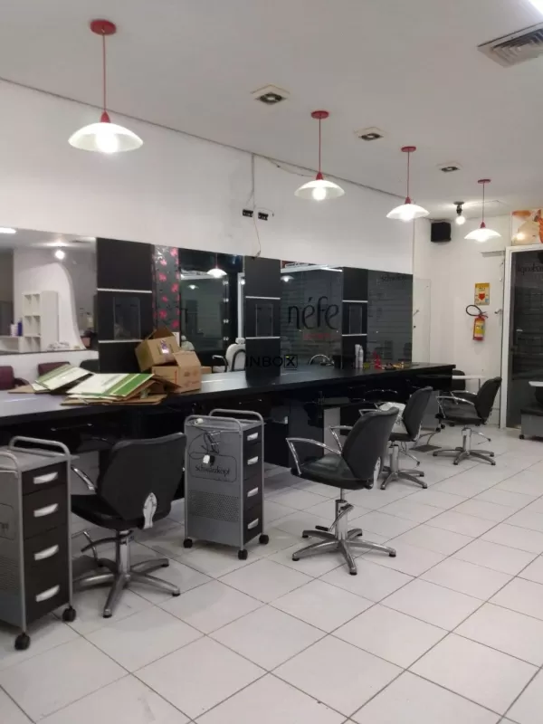 Foto de Sala térrea com 137m2 equipada para estética no Higienóplis P. Alegre RS