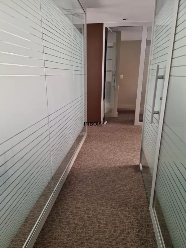 Foto de 02 salas mobiliadas, com duas vagas de garagem no Moinhos de Vento RS