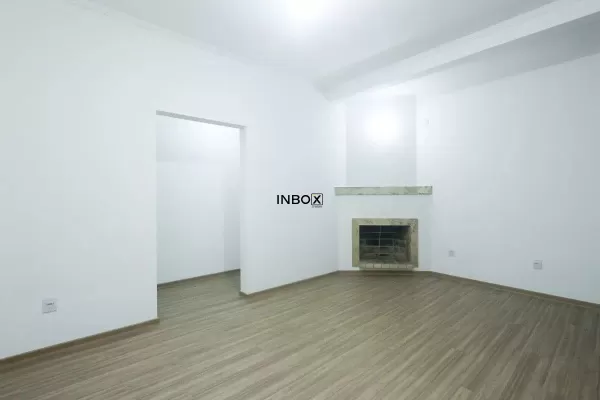 Foto de Apartamento reformado no Moinhos de Vento com 95m² privativos e 1 vaga de garagem.