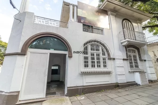 Foto de Casa Comercial com Estrutura Ideal para Clínicas, Escritórios ou Coworking