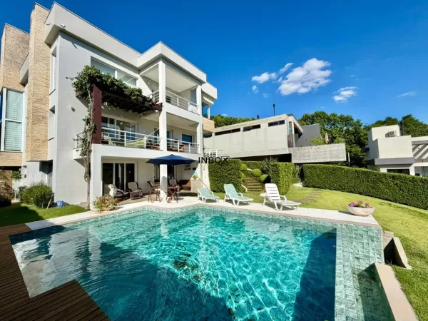 Foto de INBOX CIA IMOBILIÁRIA VENDE - Casa com 4 suites NO VALE DOS VINHEDOS.