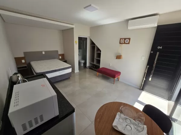 Foto de INBOX CIA IMOBILIÁRIA ALUGA APARTAMENTO DO TIPO KITNETE MOBILIADO NO BAIRRO FENAVINHO NA CIDADE DE BENTO GONÇALVES