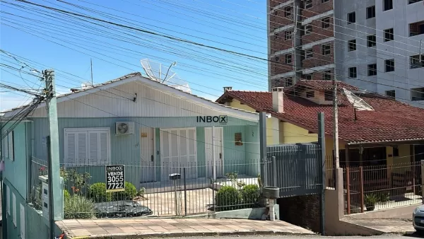Foto de CASA COM DUAS MORADIAS NO BAIRRO MARIA GORETTI