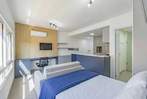 Foto de STUDIO SEMI MOBILIADO com 30m² privativos, churrasqueira e 1 vaga no bairro Moinhos de Vento em Porto Alegre.