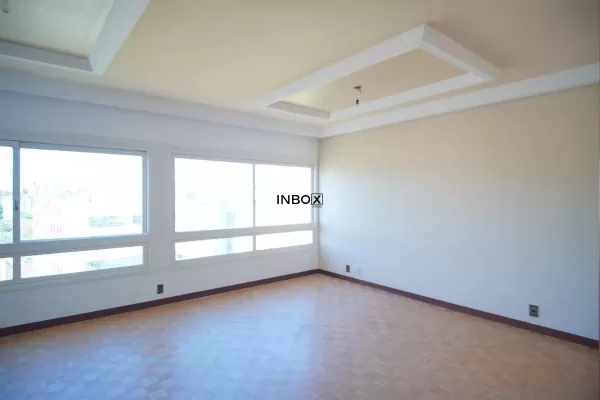 Foto de Amplo apartamento no Moinhos de  Vento 3 dormitórios, 1 suíte e1 vaga em Porto Alegre.