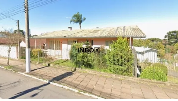 Foto de INBOX CIA IMOBILIÁRIA ALUGA - Casa com três quartos na Avenida São Roque.