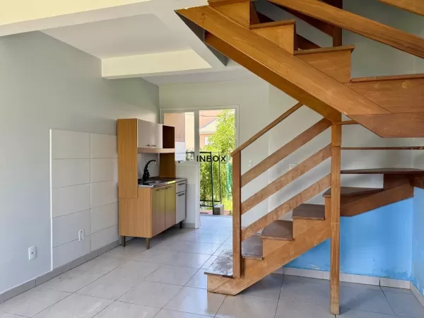 Foto de INBOX CIA IMOBILIÁRIA ALUGA - Sobrado de dois quartos no Bairro Fátima.