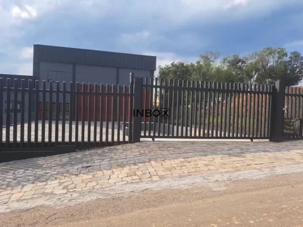 Foto de Imobiliaria Inbox Aluga Pavilãho Industrial Novo com 750m²