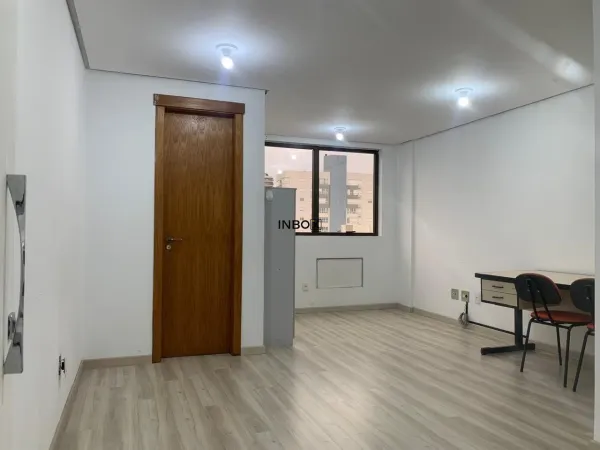 Foto de INBOX CIA IMOBILIARIA ALUGA, Ampla Sala Comercial no Centro de Bento Gonçalves.