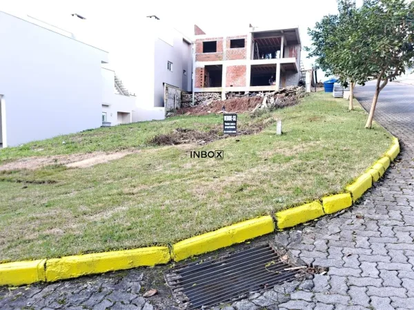 Foto de Inbox Cia Imobiliária vende terreno em condomínio fechado no bairro Verona em Bento Gonçalves