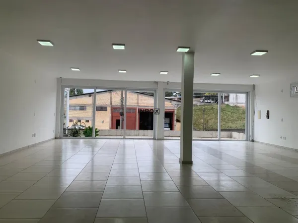 Foto de INBOX CIA IMOBILIÁRIA ALUGA SALA COMERCIAL EM BENTO GONÇALVES-RS, BAIRRO SÃO ROQUE