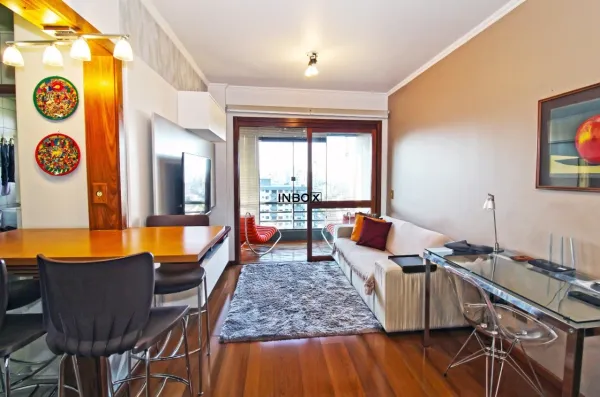Foto de INBOX CIA IMOBILIARIA VENDE - Apartamento de um dormitório mobiliado na Cidade Alta.