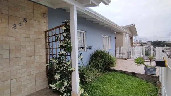 Foto de CASA COM 4 QUARTOS NO BAIRRO OURO VERDE EM BENTO GONÇALVES