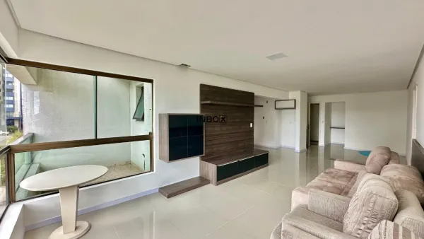 Foto de INBOX CIA IMOBILIÁRIA ALUGA - Apartamento de três quartos com duas suítes no Bairro Humaitá.